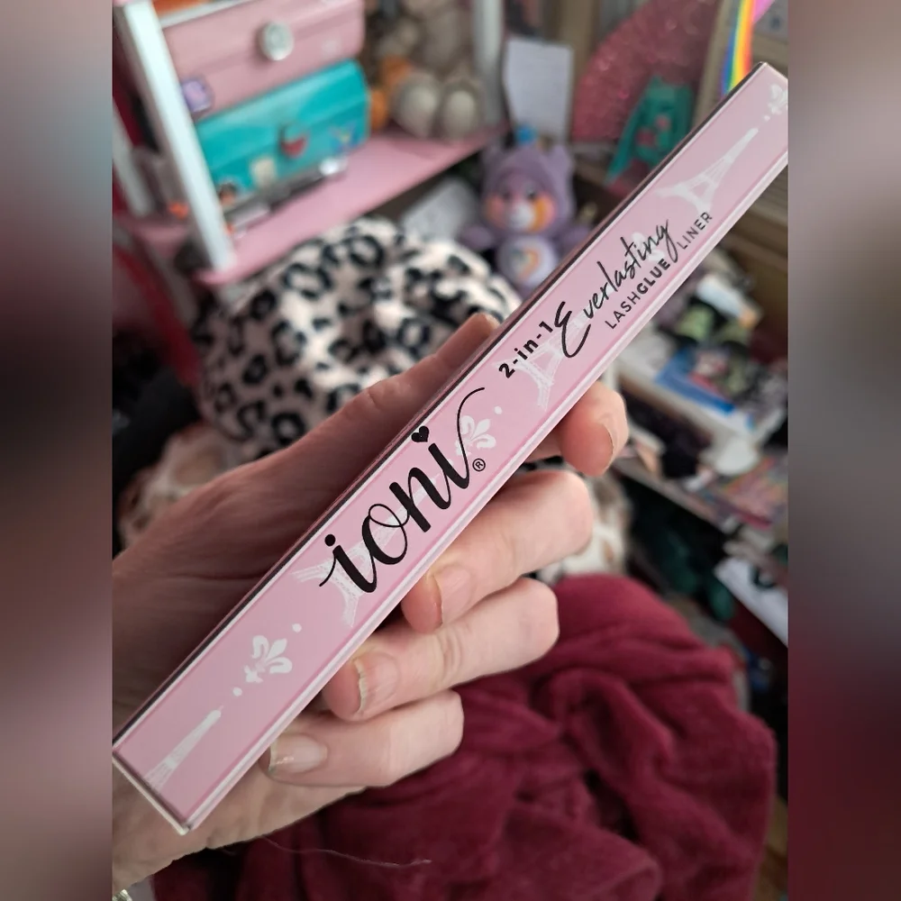 ipsy Everlasting Lash Glue Liner -Black- WORLD CHANGING!!!